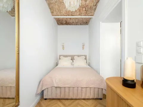 Bright & Modern Apartment in the City Center by Noclegi Renters, photo 2 of 10