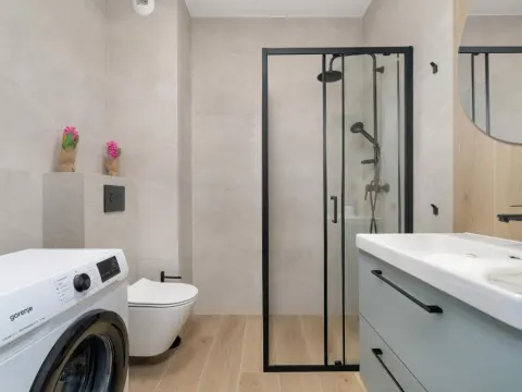 Tasteful Apartment with Parking and Gym by Noclegi Renters, photo 5 of 10