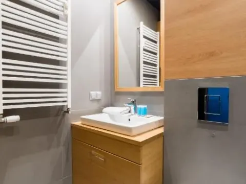 Szydłowska Comfort Apartment by BookingHost, photo 3 of 10