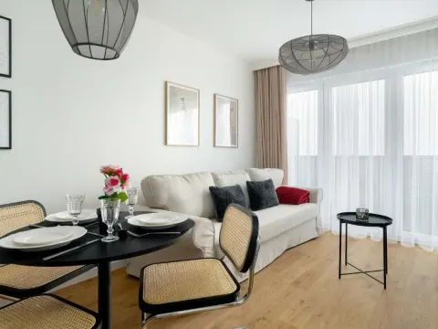 Komfortowy Apartament w Poznaniu Parking & Klimatyzacja by Noclegi Renters, photo 2 of 10