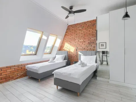 Kwiatowa Loft Apartment by BookingHost, photo 2 of 10