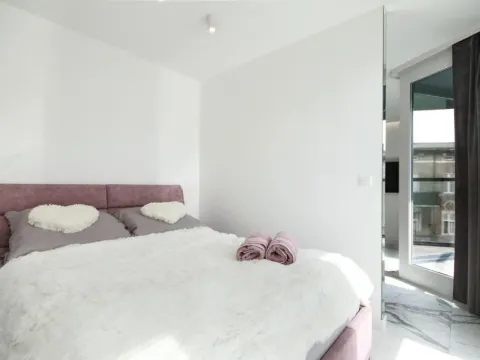 Apartamenty HashtagWilda_Apartament Złoty, photo 2 of 10