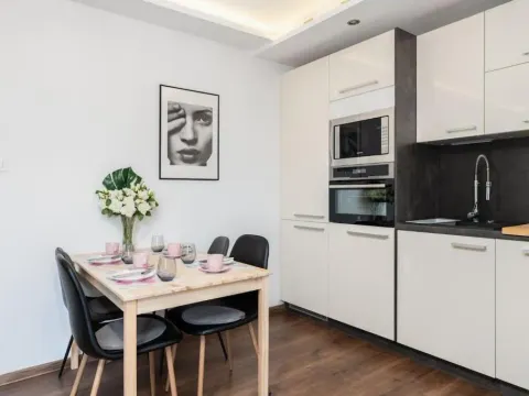 Kosińskiego Apartament Poznań by Noclegi Renters, photo 3 of 10