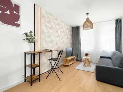 Jasny Apartament z Parkingiem w Centrum Poznania by Noclegi Renters, photo 6 of 10
