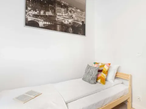 Stylish Apartment Near the Old Market Square, Pet Friendly by Noclegi Renters, photo 2 of 10