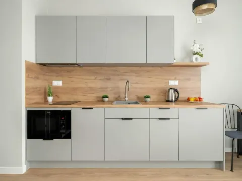 Nowoczesne Studio Very Berry w Poznaniu z Parkingiem by Noclegi Renters, photo 3 of 10