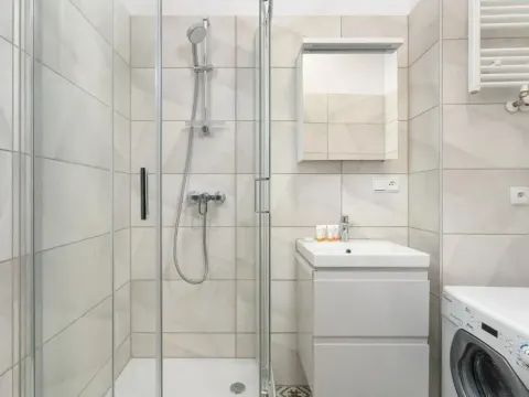 Cosy Studios Gąsiorowskich by the Wilson Park by Noclegi Renters, photo 7 of 10