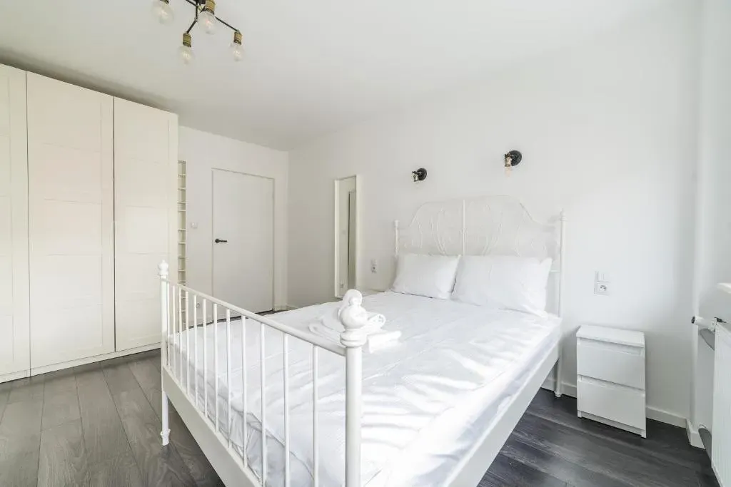 Bukowska Airport Comfort Apartment by BookingHost, photo 1 of 10
