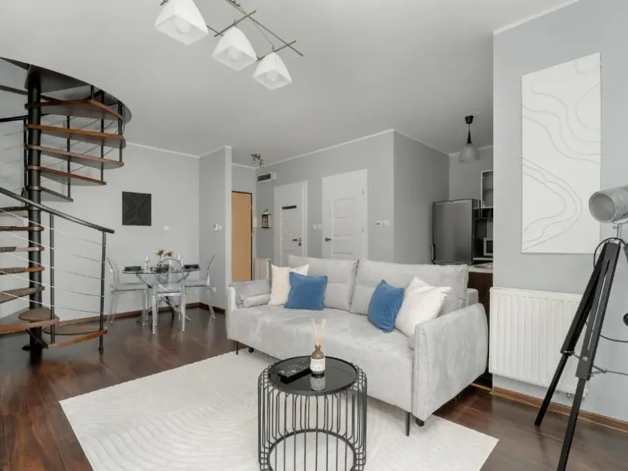 Dwupoziomowy Apartament Żmigrodzka z Tarasem w Poznaniu by Noclegi Renters, photo 1 of 10