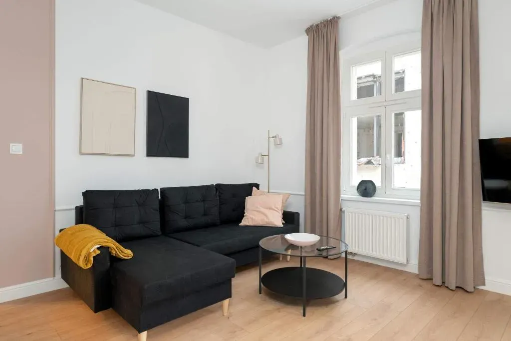 Stylowy Apartament w Poznaniu Balkon & SmartTV by Noclegi Renters, photo 1 of 10