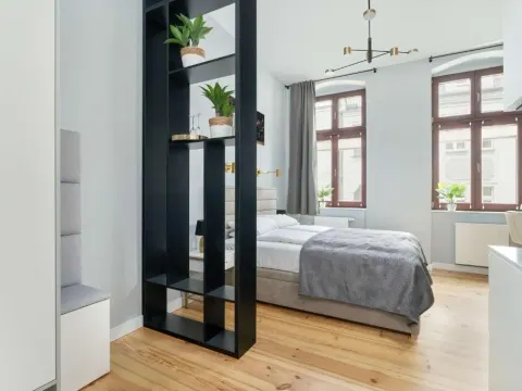 Klimatyczne Studio z Biurkiem w Poznaniu by Noclegi Renters, photo 5 of 10