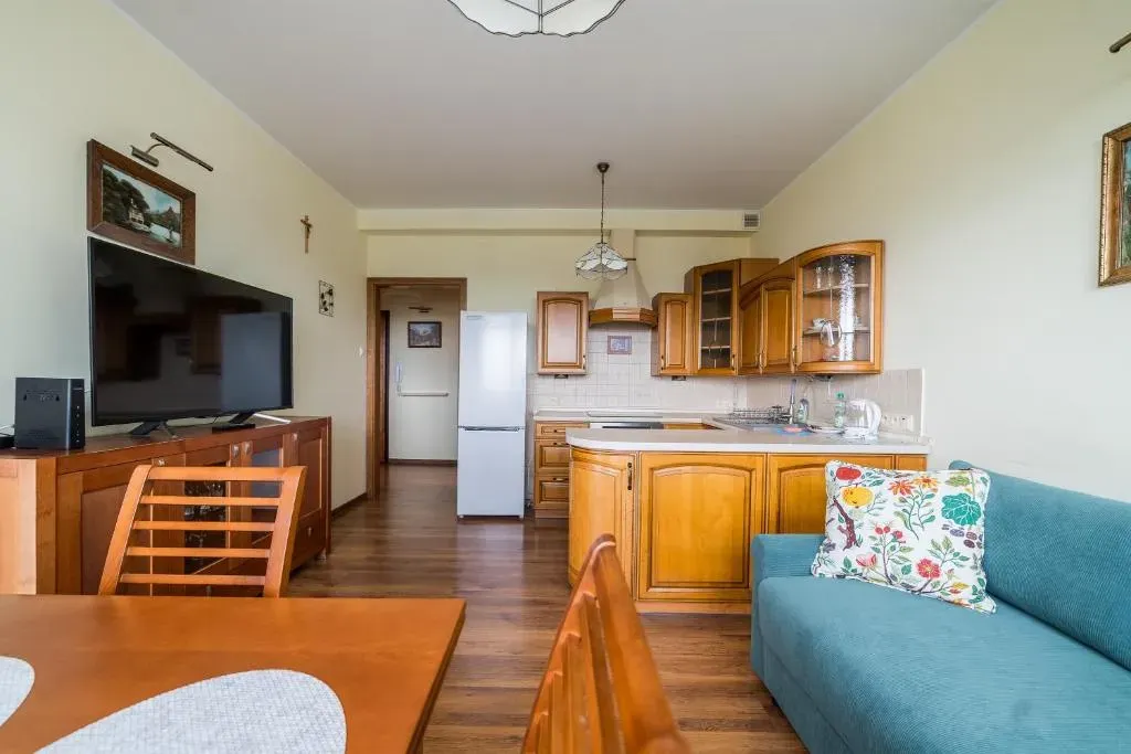 Piątkowska Comfort Apartment by BookingHost, photo 1 of 10