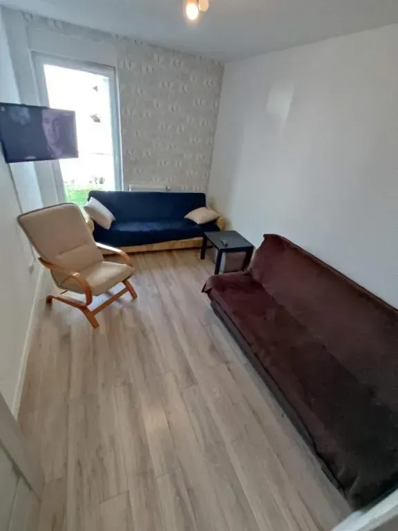 1120 Śmiałego 41 - Tanie Pokoje w Apartamencie - samodzielne zameldowanie - self check in, photo 1 of 10
