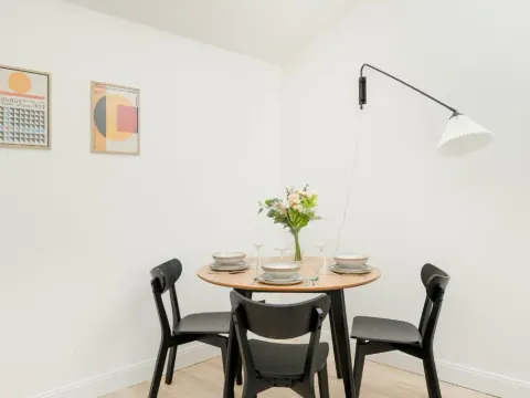 Minimalist Bright Apartment Kopernika near Old Town in Poznań by Noclegi Renters, photo 4 of 10