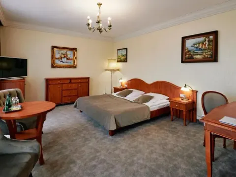 Biały Dom Henlex Hotel Restauracja, photo 8 of 10