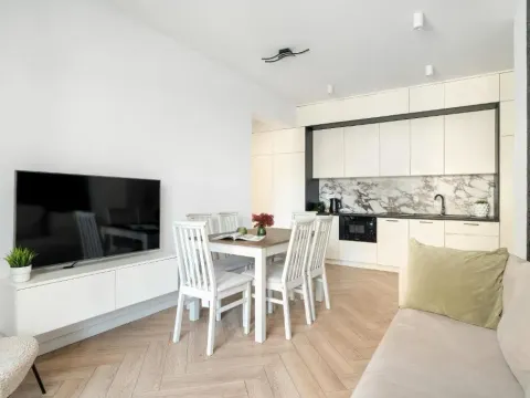 Spacious Two Bedroom Apartment with Underground Parking by Noclegi Renters, photo 7 of 10