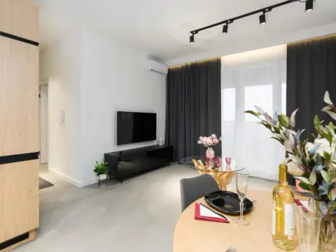 Widokowy Apartament Wojciechowskiego Parking i Loggia by Renters Prestige, photo 9 of 10