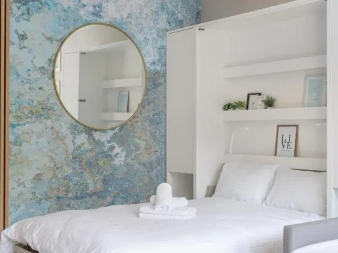 Blue Morpho Piątkowo Apartment by BookingHost, photo 7 of 10