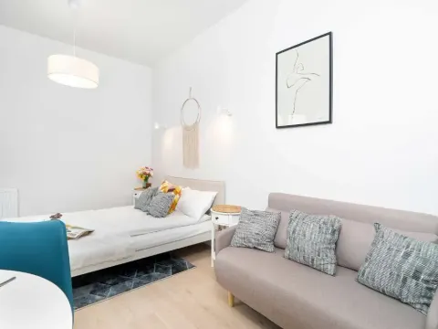 Stylish Apartment Near the Old Market Square, Pet Friendly by Noclegi Renters, photo 9 of 10