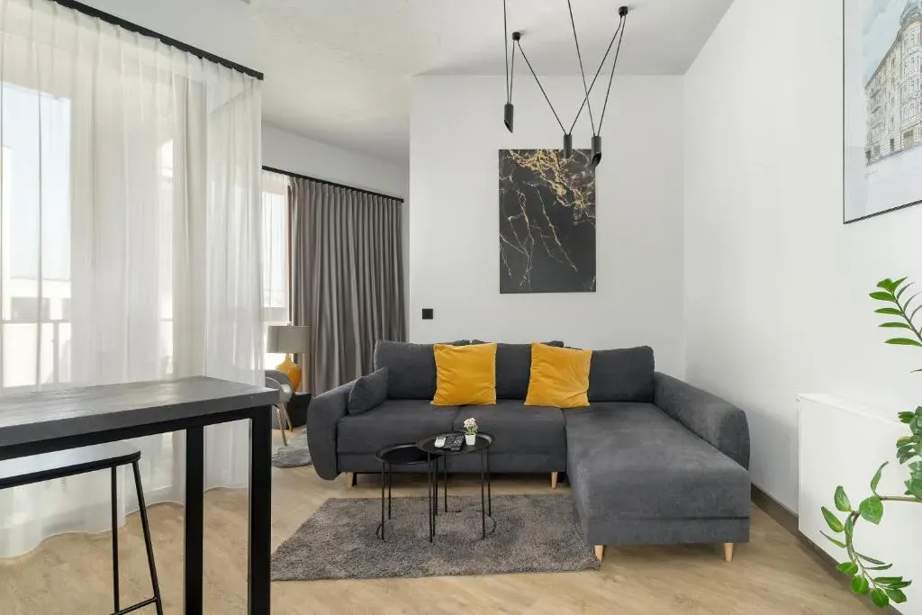 Rodzinne Studio dla 5 osób Poznań Klimatyzacja by Noclegi Renters, photo 1 of 10