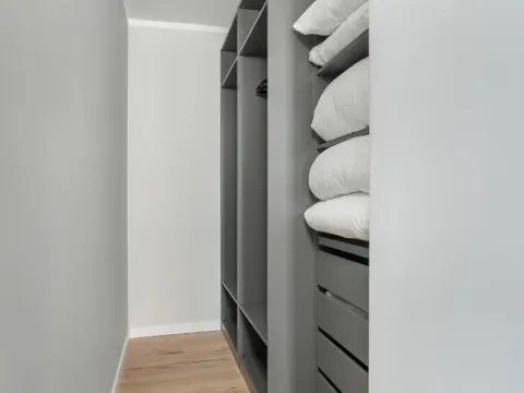 Spacious Apartment Ideal for Families by Noclegi Renters, photo 8 of 10