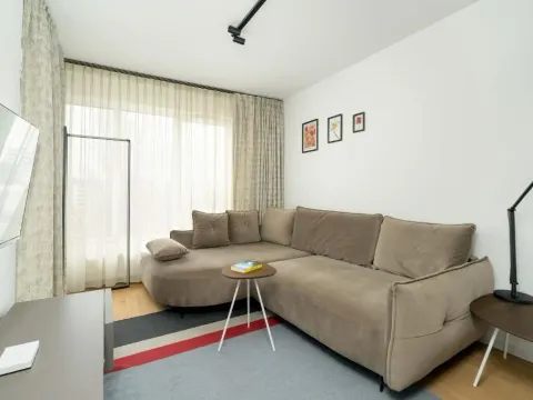 Prestiżowe Apartamenty w Poznaniu z Sypialnią i Parkingiem by Noclegi Renters, photo 4 of 10