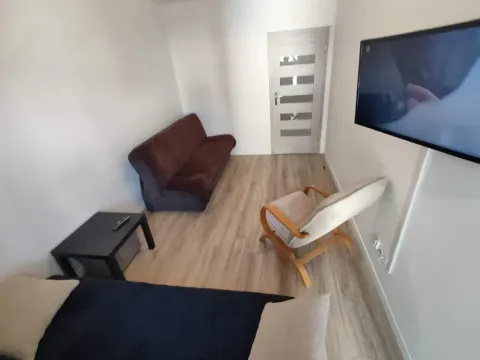 1120 Śmiałego 41 - Tanie Pokoje w Apartamencie - samodzielne zameldowanie - self check in, photo 2 of 10