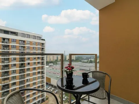 Wyjątkowy i Nowoczesny Apartament z Balkonem i Parkingiem by Noclegi Renters, photo 5 of 10