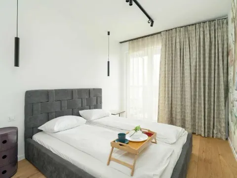 Prestiżowe Apartamenty w Poznaniu z Sypialnią i Parkingiem by Noclegi Renters, photo 2 of 10