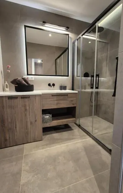 Luxurious Almond Apartment, self check-in 24h, free parking, air-conditioning, photo 1 of 10