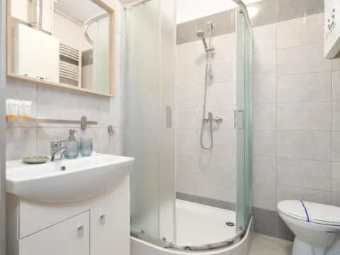 Cozy Studio Kwiatowa Poznań by Noclegi Renters, photo 7 of 10