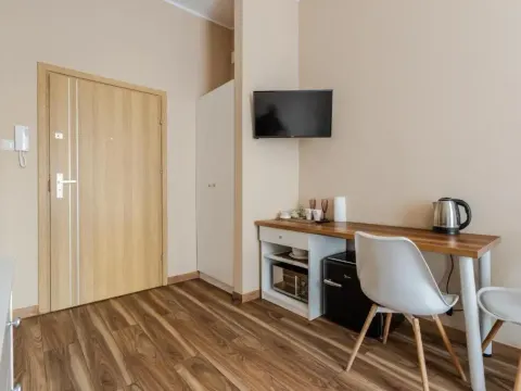 Functional and Comfortable Very Berry Studios in Poznań by Noclegi Renters, photo 9 of 10