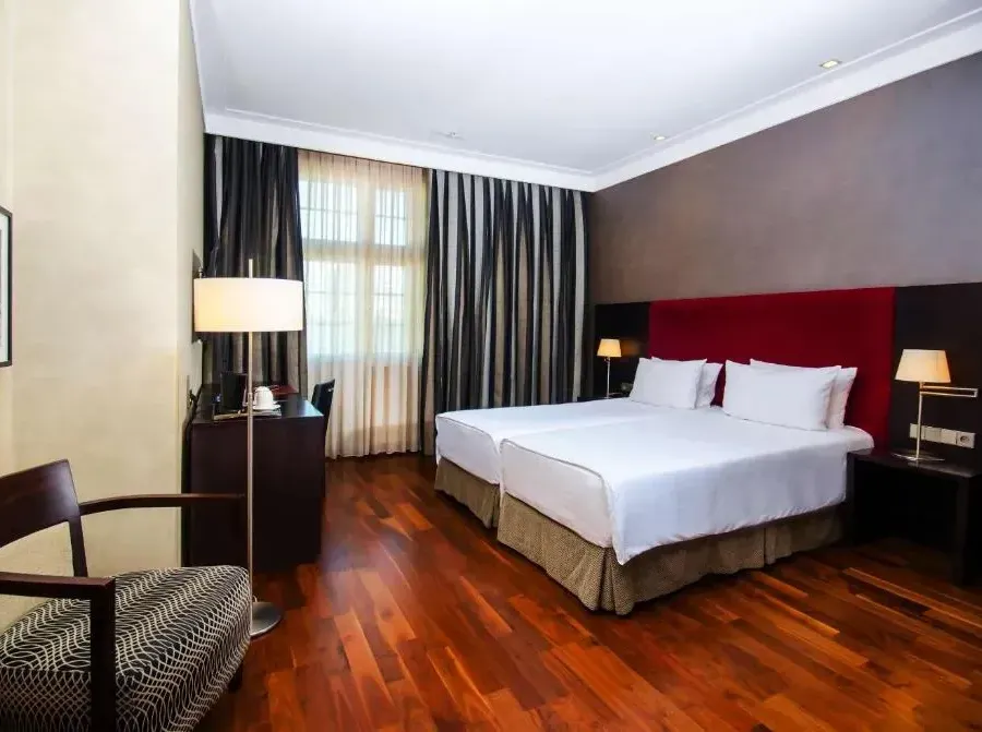 Hotel NH Poznan, photo 1 of 10