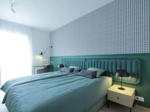 Green apartment strict center, photo 2 of 10