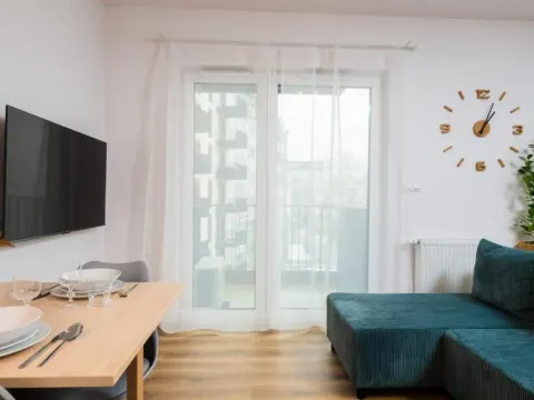 Spychalskiego Studio - Parking, Balcony, Air Con - by Rentujemy, photo 5 of 10
