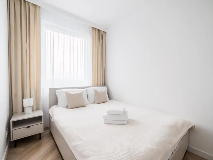 Stacja Jeżyce Lavish Apartment by BookingHost, photo 1 of 10