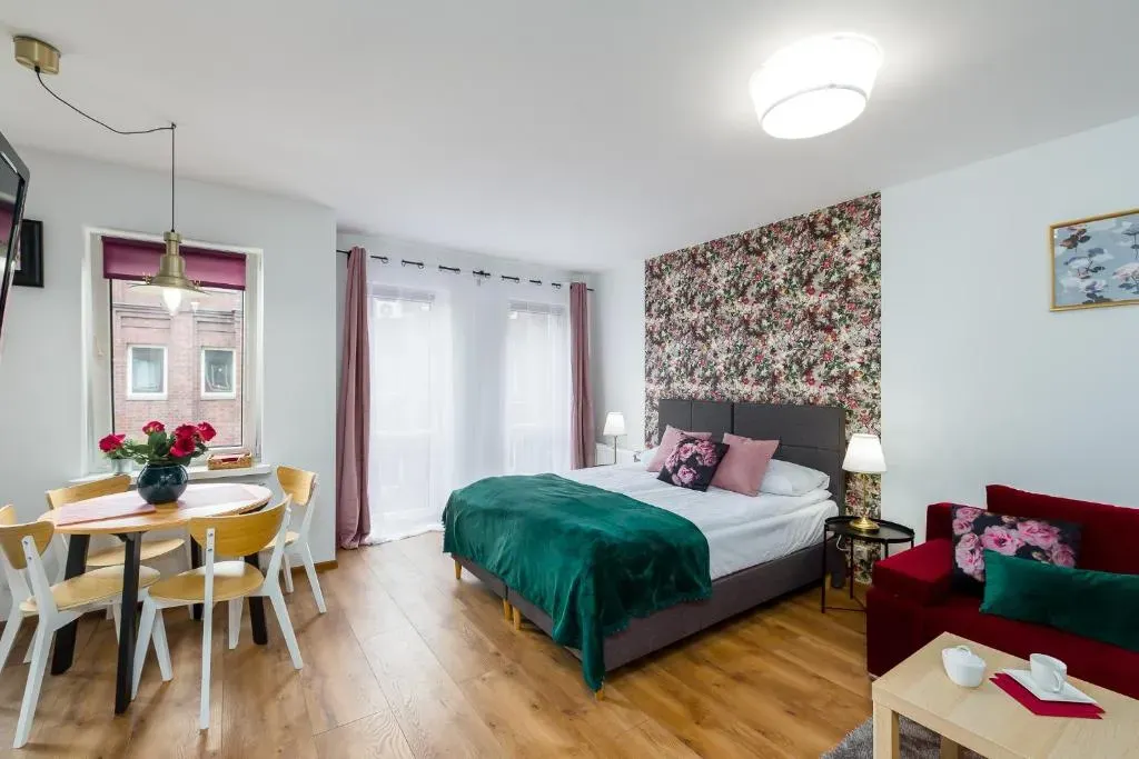 Sleepway Apartments - English Dream, photo 1 of 10