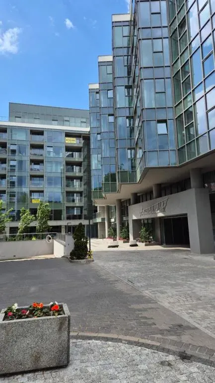 Towarowa Nature Apartment, free parking, air-conditioning, self check-in 24h, photo 1 of 10