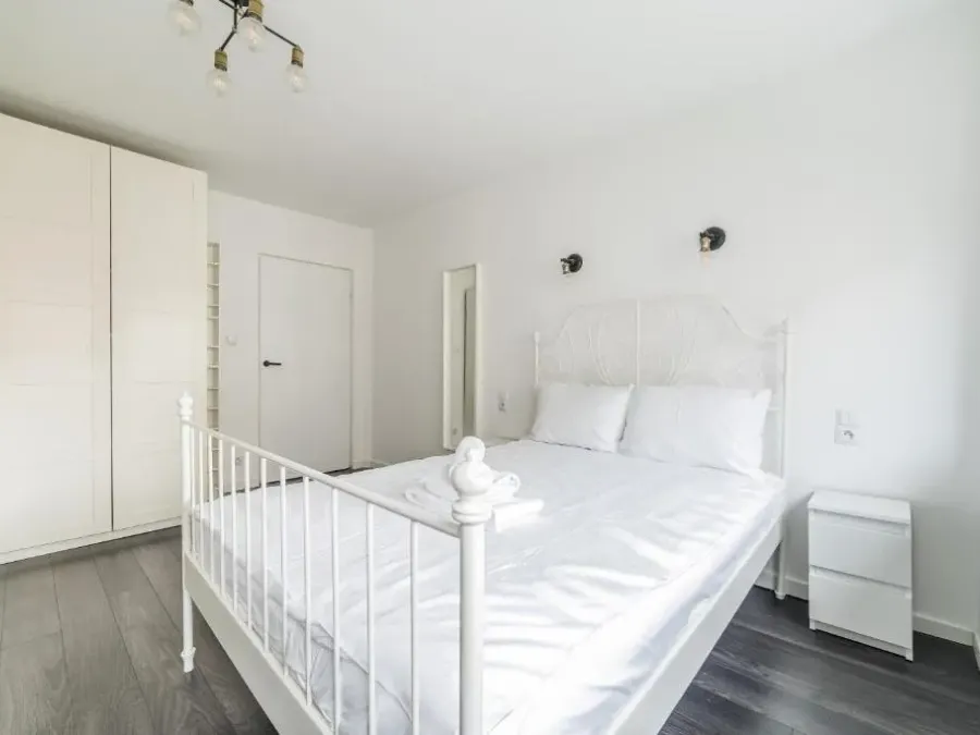 Bukowska Airport Comfort Apartment by BookingHost, photo 1 of 10