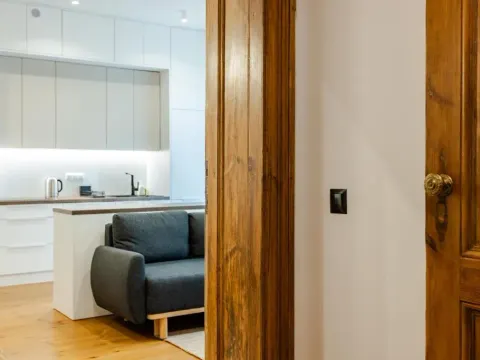 Two Bedroom Very Berry Apartment in Poznań with Desk by Noclegi Renters, photo 9 of 10