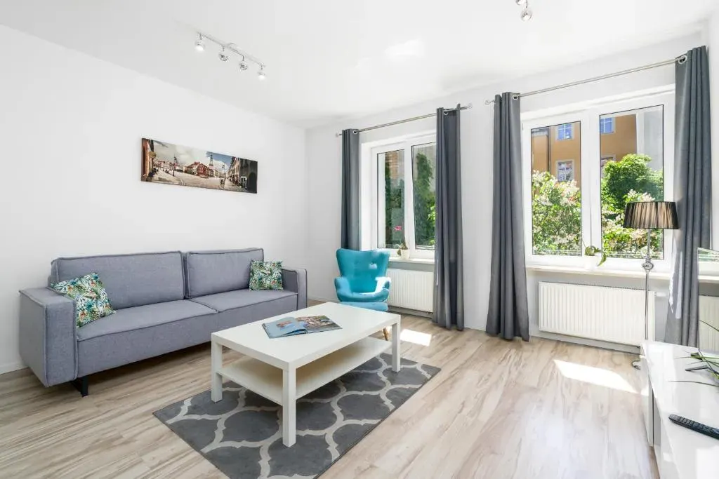 Modern One Bedroom Apartment in Poznań by Noclegi Renters, photo 1 of 10