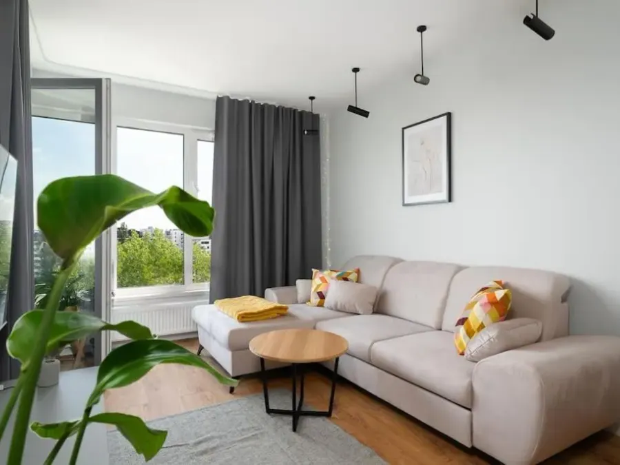 Skyline Apartment by KRAMM, photo 1 of 10