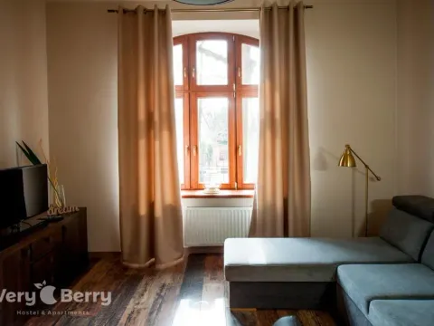 Przestronny Apartament Very Berry w Poznaniu z Dwiema Sypialniami by Noclegi Renters, photo 2 of 10