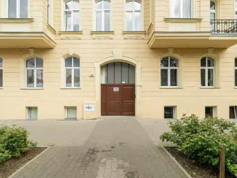 Charming and Modern Studio with Mezzanine in Poznan Center by Noclegi Renters, photo 6 of 10
