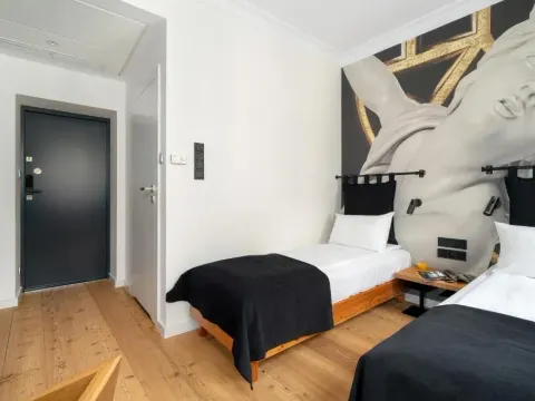 Schoeps Residence Stylowe Apartamenty Blisko Starego Rynku by Noclegi Renters, photo 10 of 10