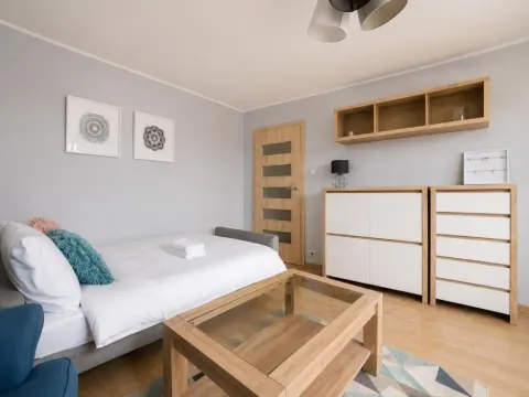 Wichrowe Wzgórze Charming Apartment by BookingHost, photo 2 of 10
