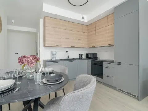 Family Apartment in Poznań with 2 Parking Spaces, 3 Bedrooms and Balcony by Noclegi Renters, photo 9 of 10