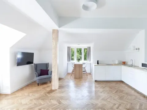 Opera Apartments, photo 8 of 10