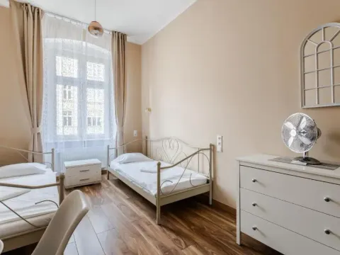 Functional and Comfortable Very Berry Studios in Poznań by Noclegi Renters, photo 4 of 10