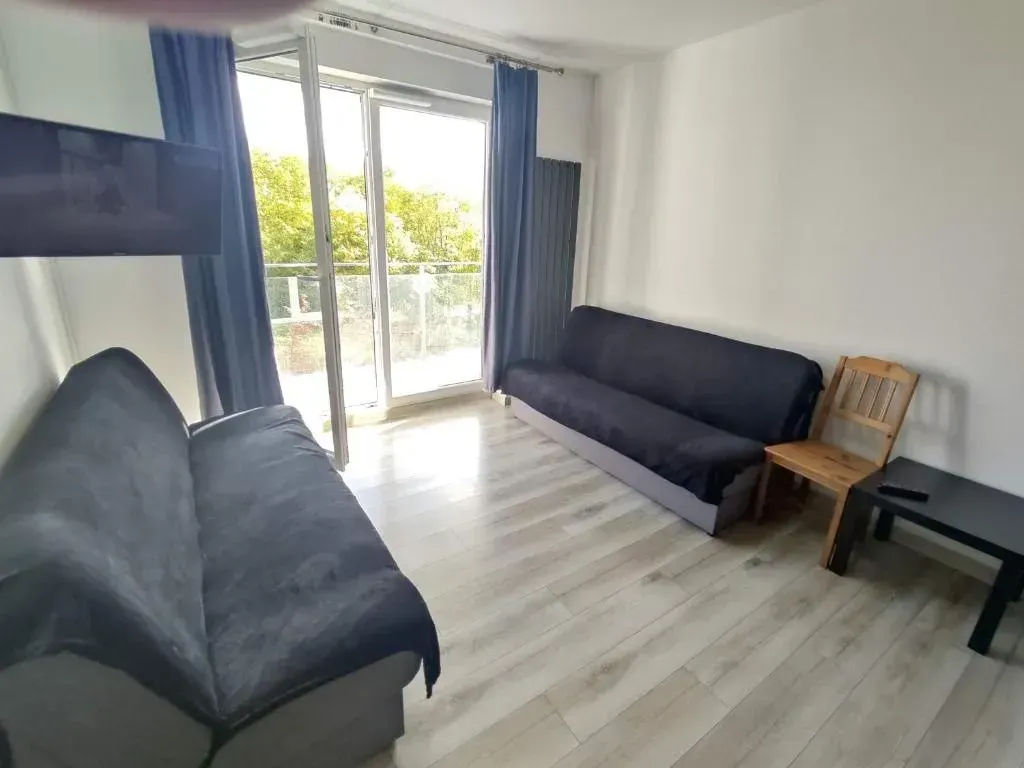1110 Śmiałego 39 - Tanie Pokoje w Apartamencie - samodzielne zameldowanie - self check in, photo 1 of 10